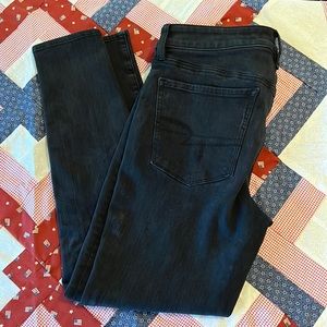 8 Short High Rise Jeggings AEO